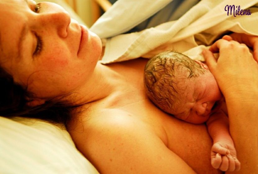 Tách mẹ sau sinh sẽ gây ra những ảnh hưởng không tốt cho trẻ sơ sinh